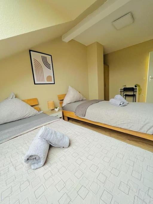 Apartment 85/7 *